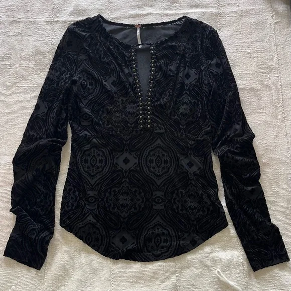 Free People Women’s Velvet Black Top Size S/P - Picture 14 of 14